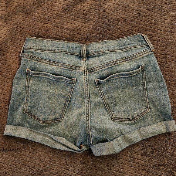Old Navy Foldover Jean Shorts - Picture 2 of 3